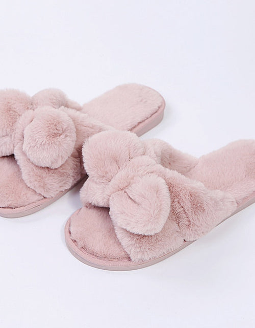 Load image into Gallery viewer, Cuddly Slippers
