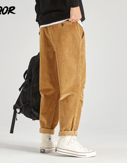 Load image into Gallery viewer, Loose Corduroy Male Cargo Pants
