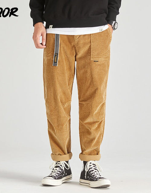 Load image into Gallery viewer, Loose Corduroy Male Cargo Pants
